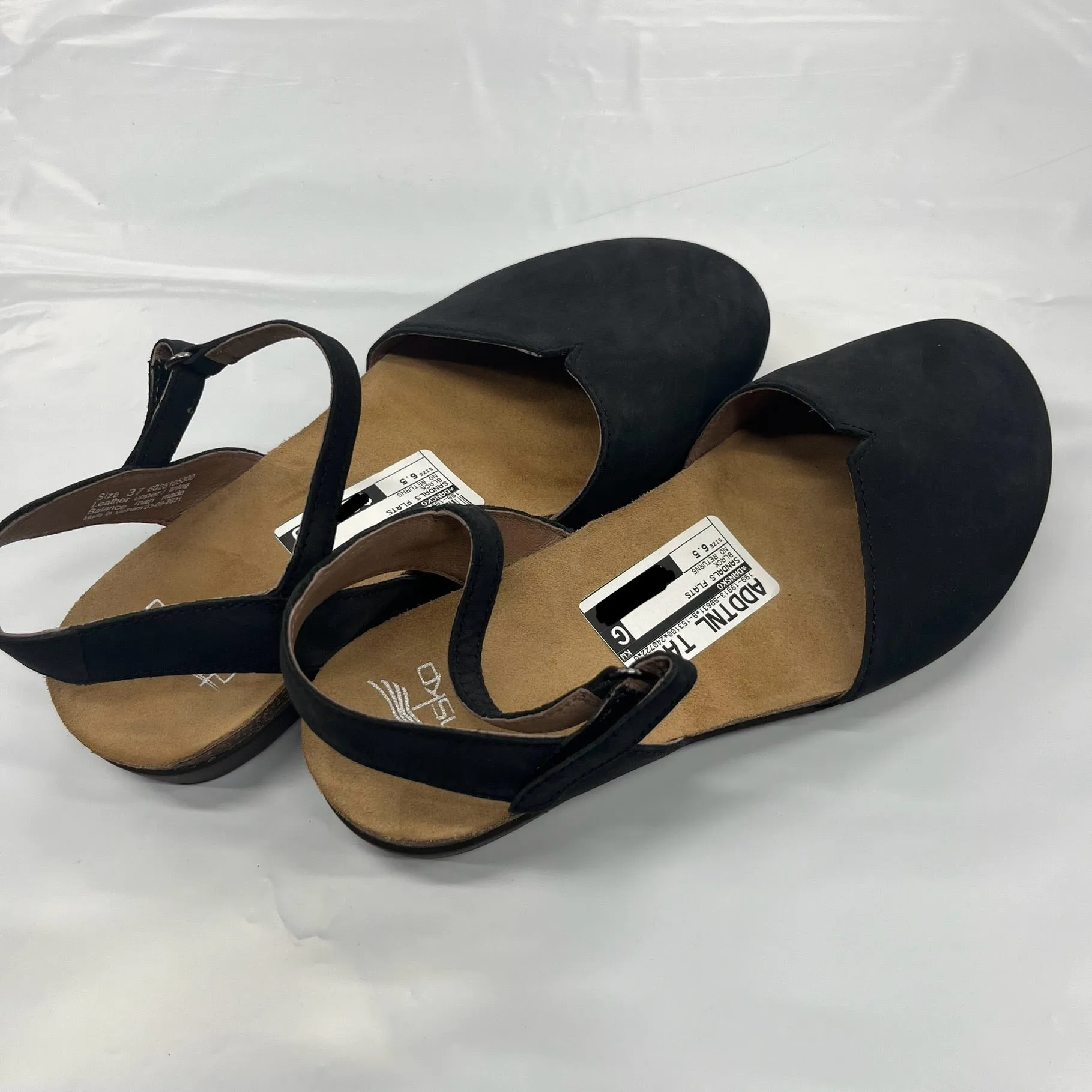 Black Sandals Flats Dansko, Size 6.5