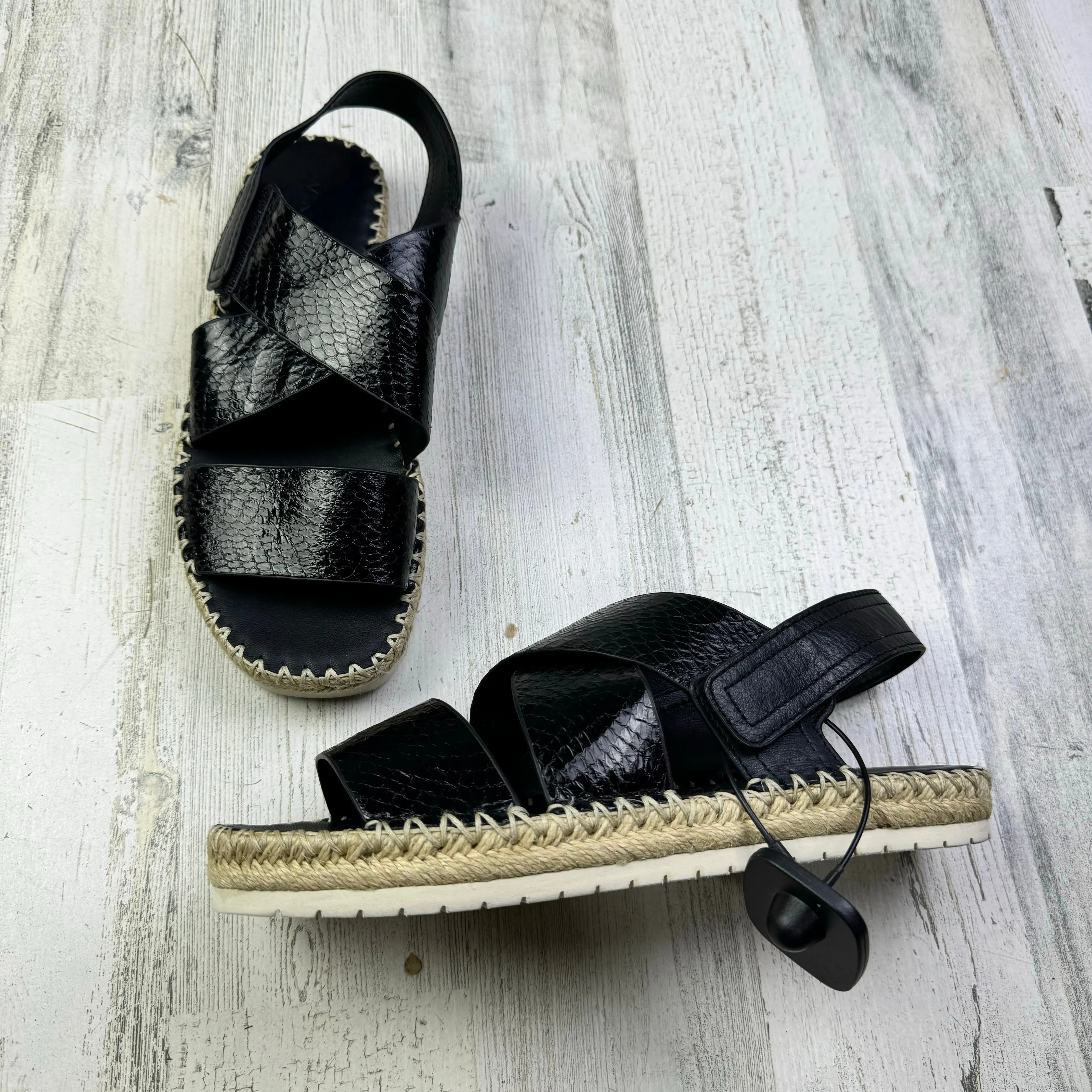 Black Sandals Flats Vince, Size 9.5