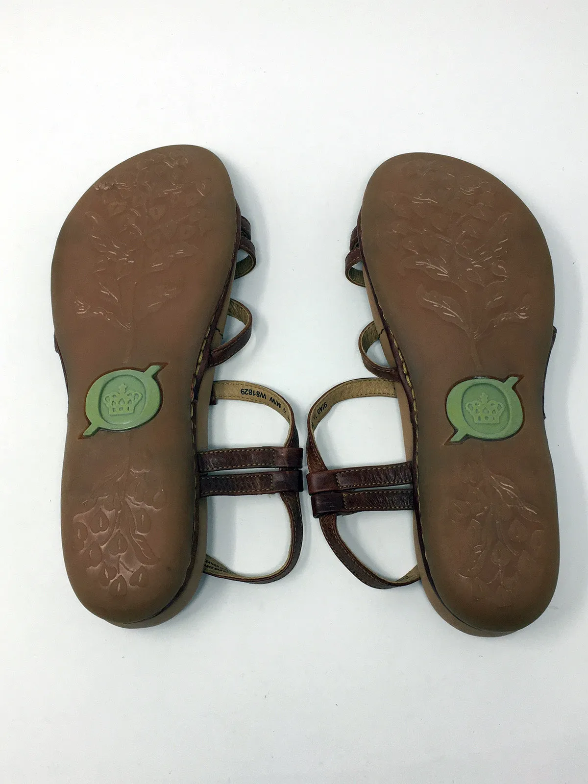 Born Size 9 Tan Criss-Cross Sandals NWOB