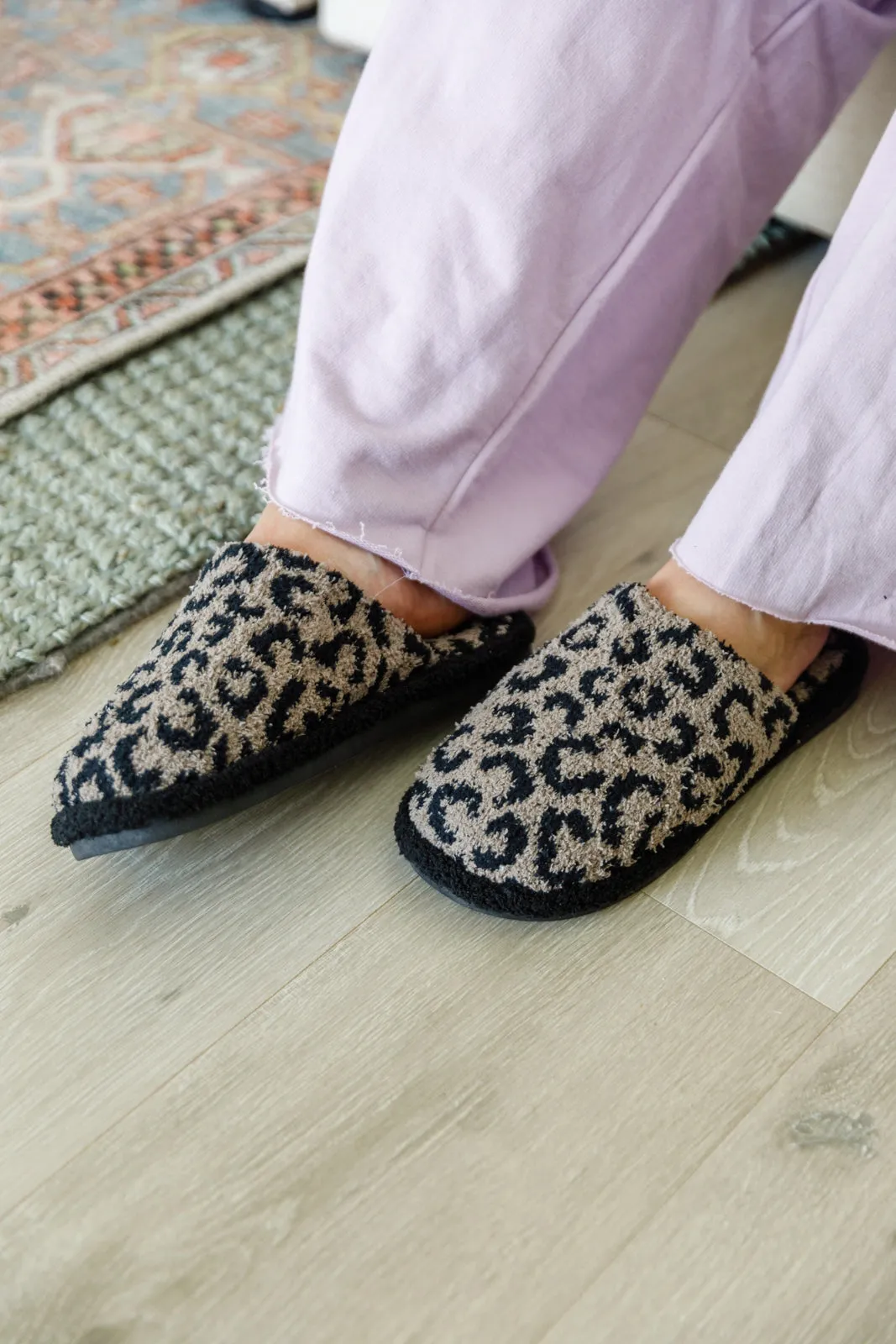 Fuzziest Feet Animal Print Slippers In Mocha